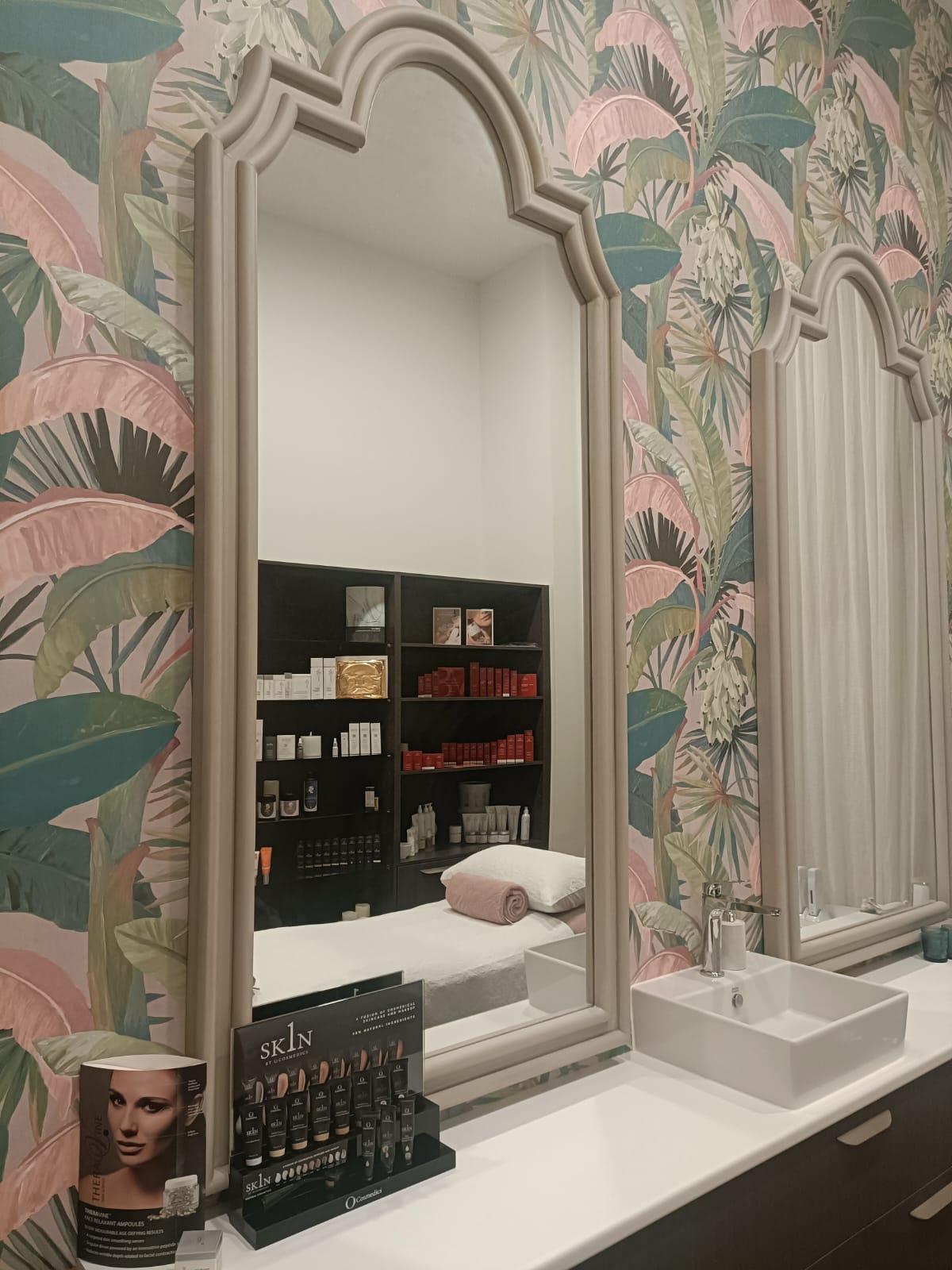 Rozell's Nails & Beauty Studio