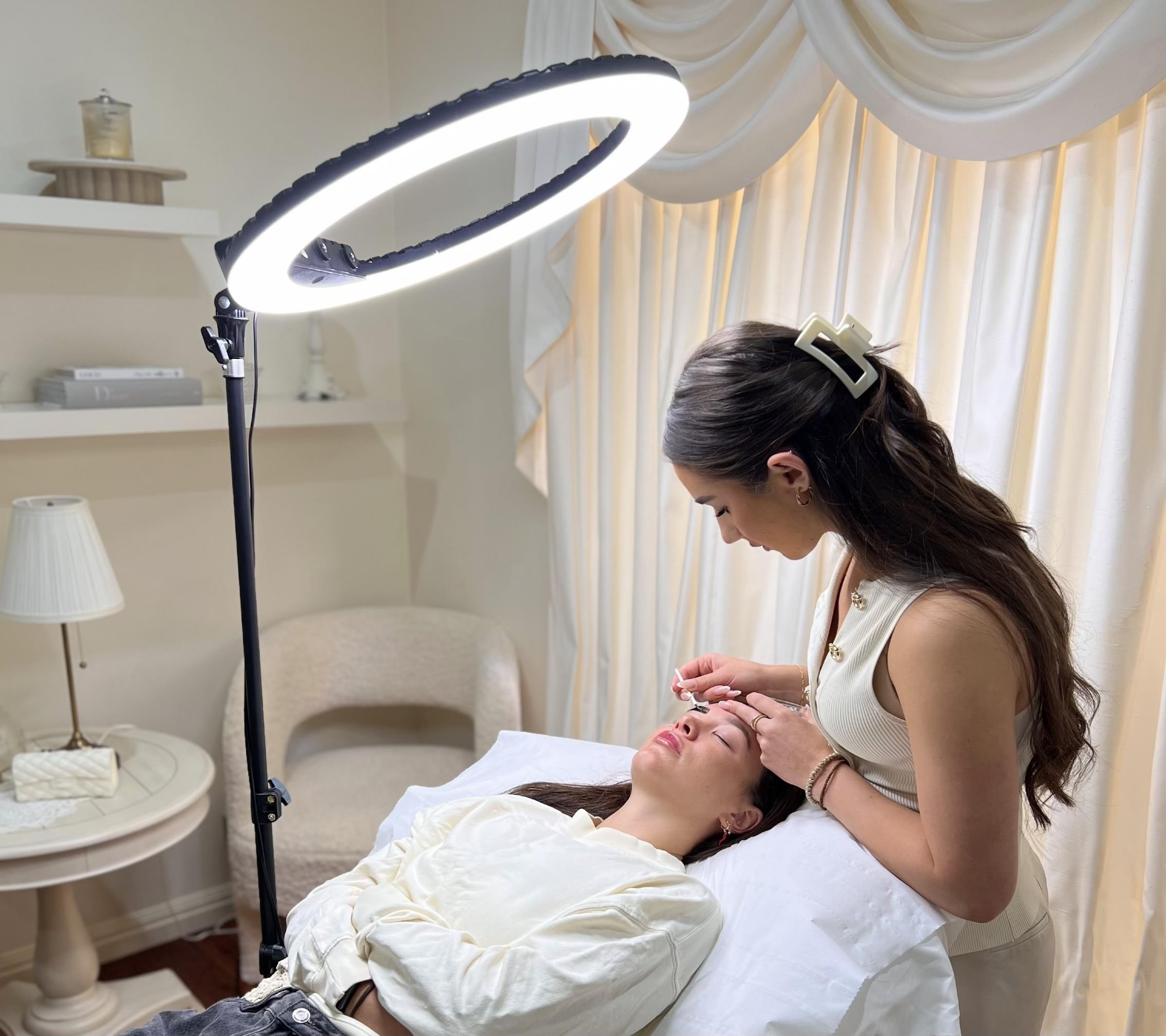 B. Beauty Lounge