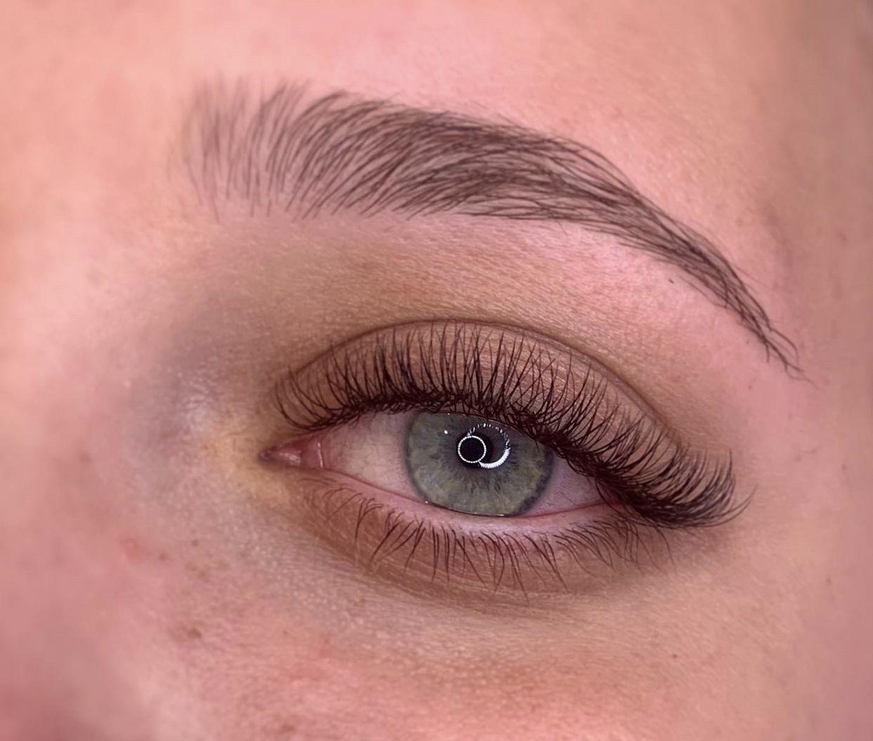La la Brows and Lash salon 
