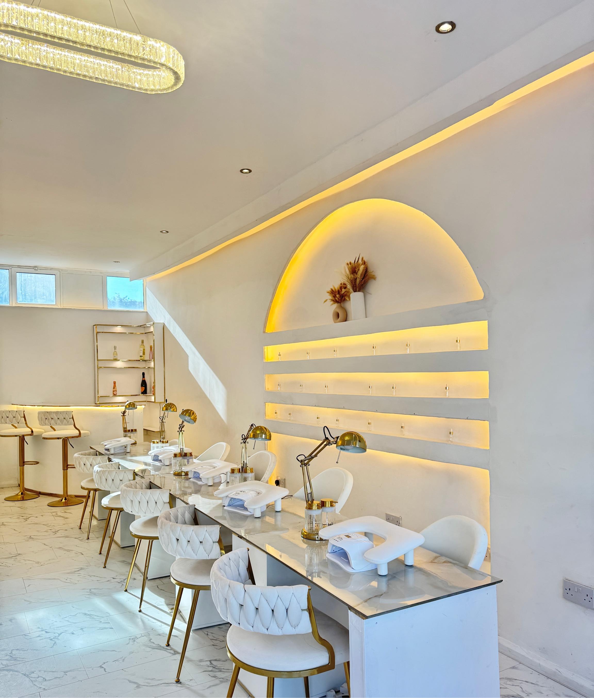 Azariel Parlour