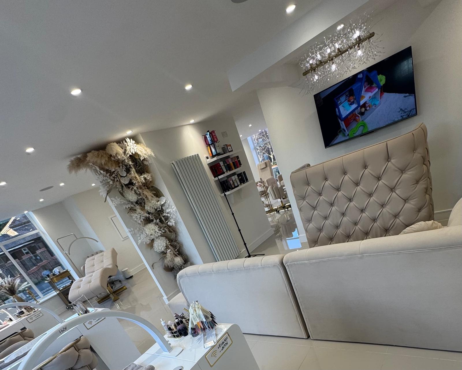Posh Tips Nail bar and Training