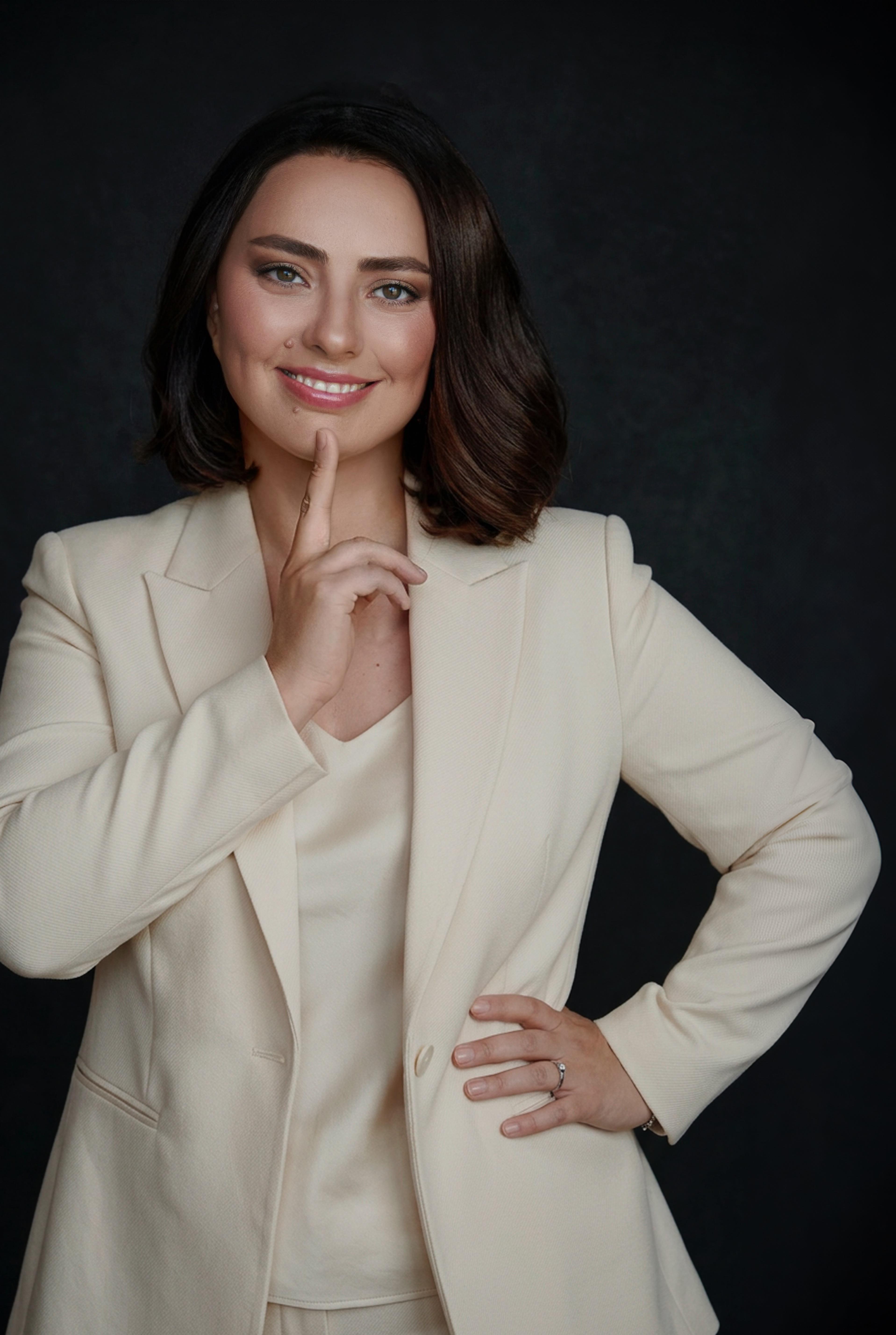 Anna Ishak PMU